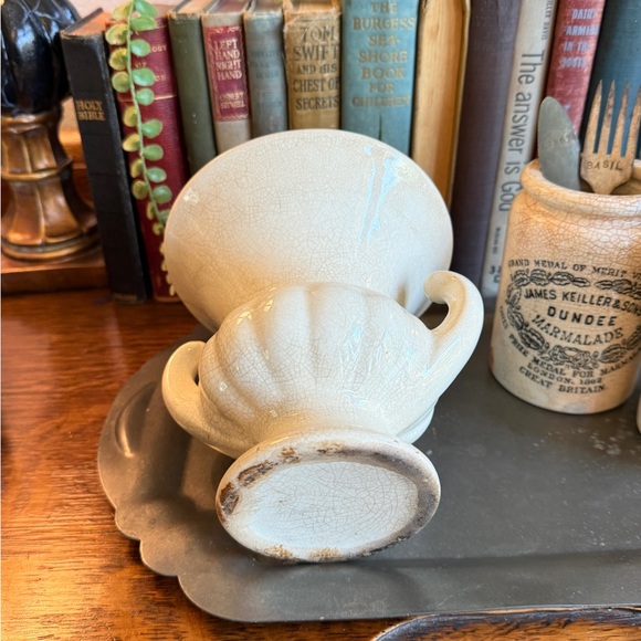 Vintage Heavily Crazed & Stained Ceramic Urn Vase with Double Handles - Picture 14 of 16